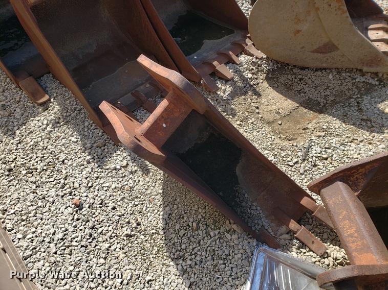 image for item DF2460 (11) buckets