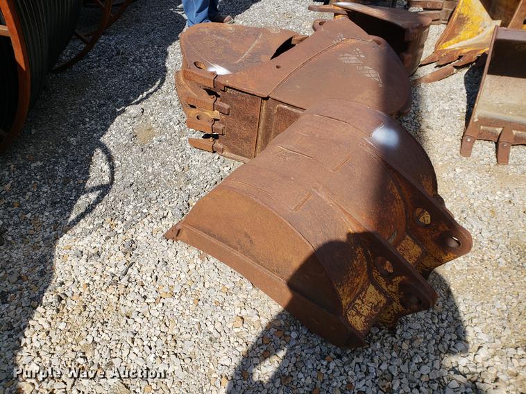 image for item DF2460 (11) buckets