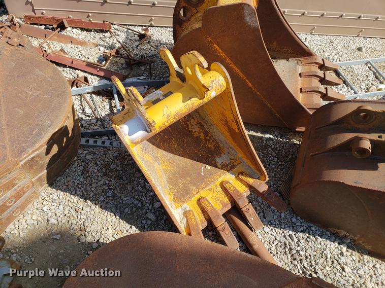 image for item DF2460 (11) buckets