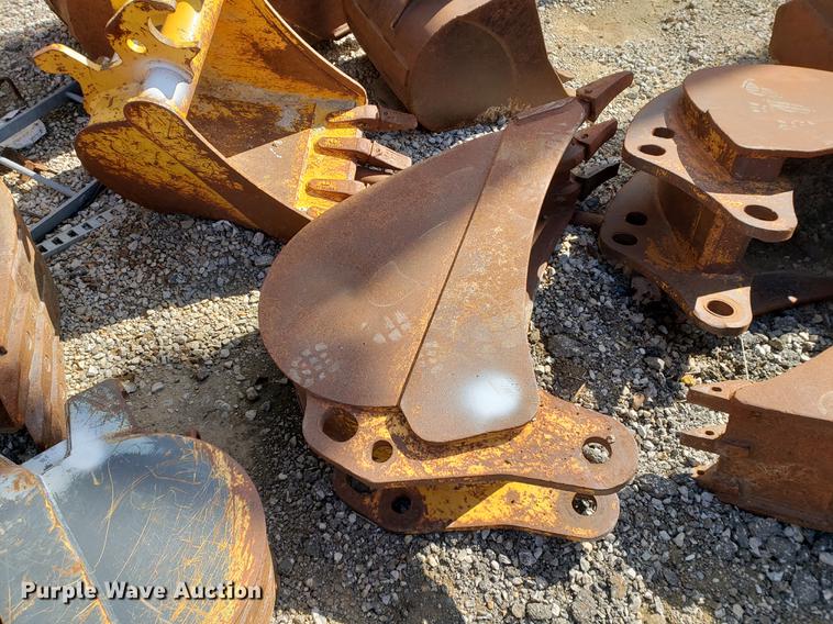 image for item DF2460 (11) buckets