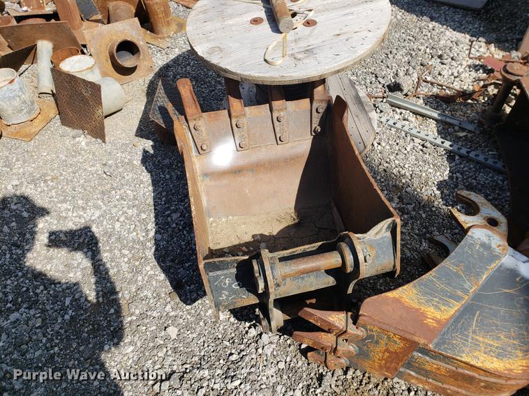 image for item DF2460 (11) buckets