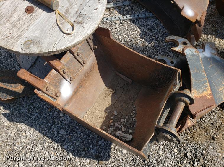 image for item DF2460 (11) buckets