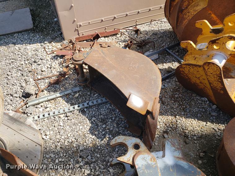 image for item DF2460 (11) buckets