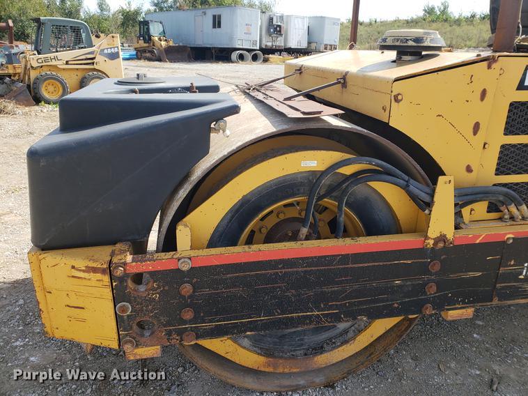 image for item DF2464 Hypac C766C double drum vibratory roller