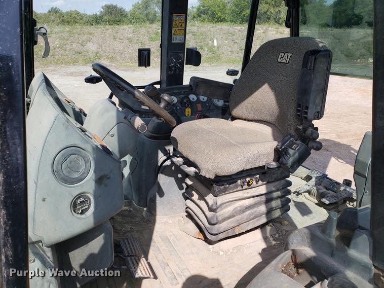 image for item DF2465 2004 Caterpillar 420D IT backhoe