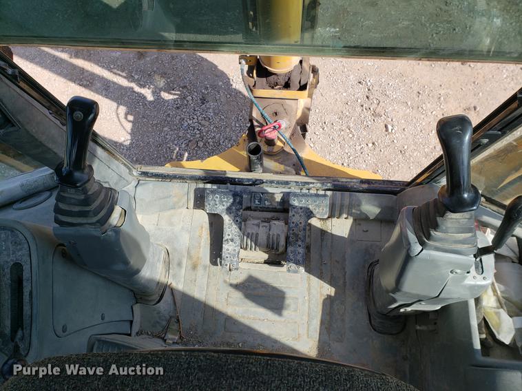 image for item DF2465 2004 Caterpillar 420D IT backhoe