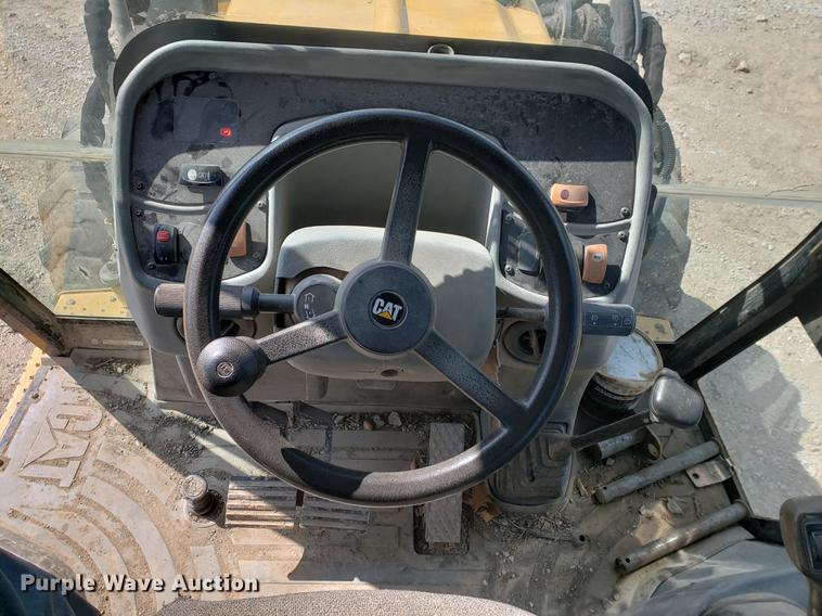image for item DF2465 2004 Caterpillar 420D IT backhoe