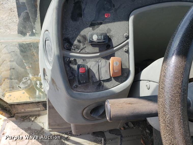 image for item DF2465 2004 Caterpillar 420D IT backhoe