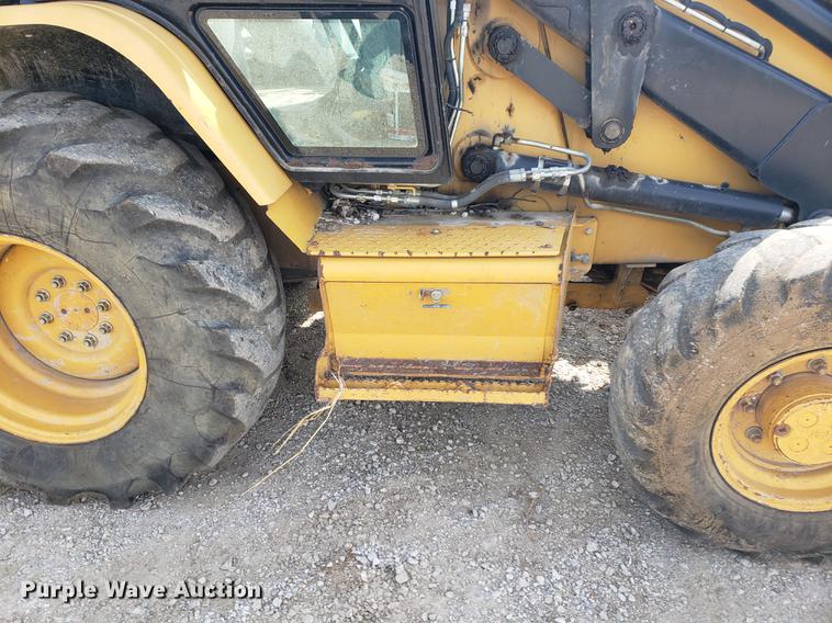 image for item DF2465 2004 Caterpillar 420D IT backhoe