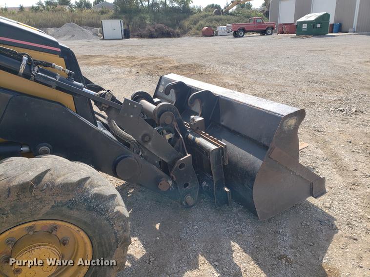 image for item DF2465 2004 Caterpillar 420D IT backhoe