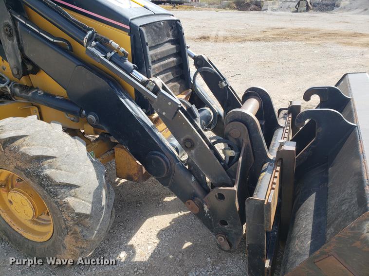 image for item DF2465 2004 Caterpillar 420D IT backhoe