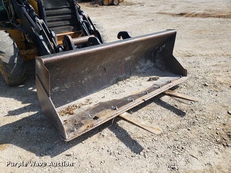 image for item DF2465 2004 Caterpillar 420D IT backhoe