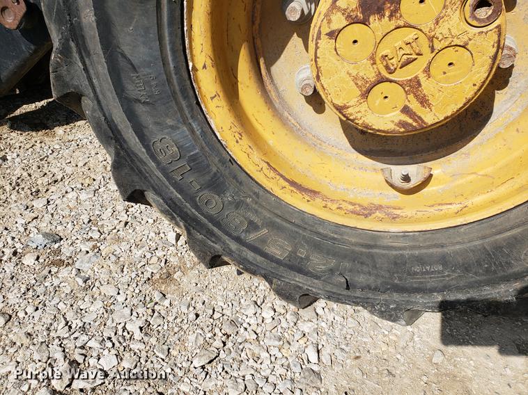 image for item DF2465 2004 Caterpillar 420D IT backhoe