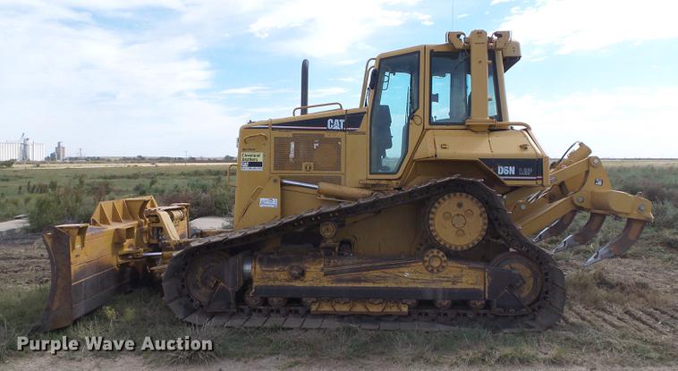 image for item DF2772 2005 Caterpillar D6N LGP dozer
