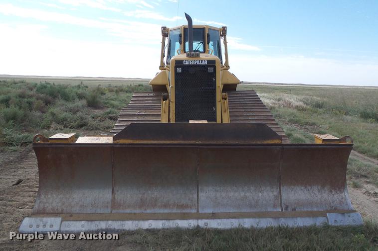 image for item DF2772 2005 Caterpillar D6N LGP dozer