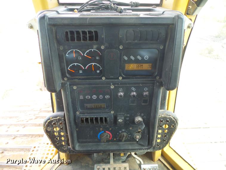 image for item DF2772 2005 Caterpillar D6N LGP dozer