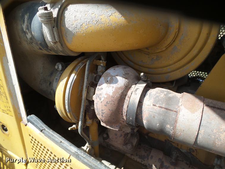image for item DF2772 2005 Caterpillar D6N LGP dozer
