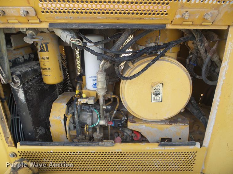 image for item DF2772 2005 Caterpillar D6N LGP dozer