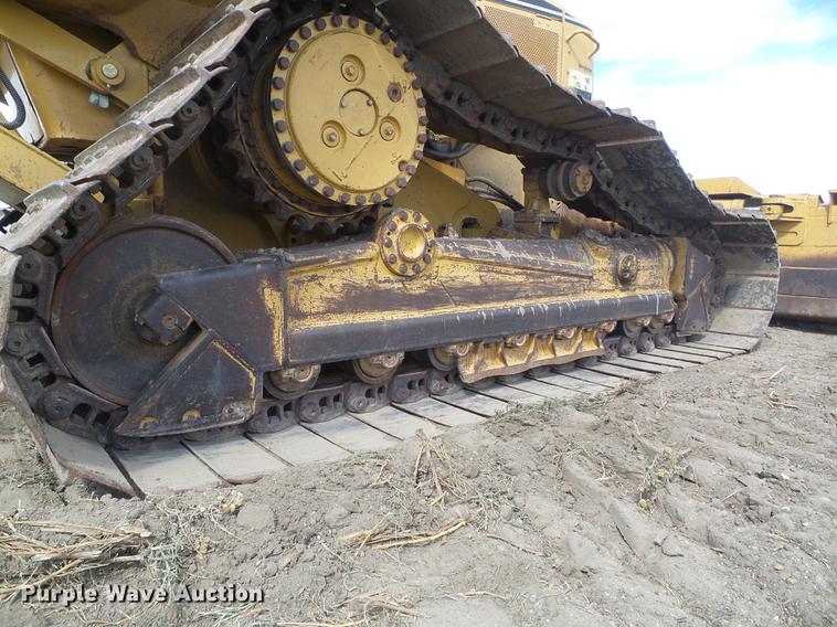 image for item DF2772 2005 Caterpillar D6N LGP dozer