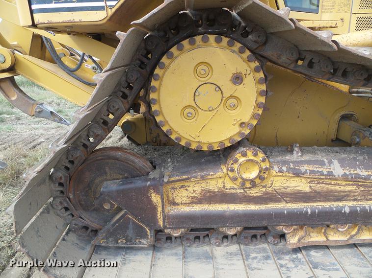 image for item DF2772 2005 Caterpillar D6N LGP dozer