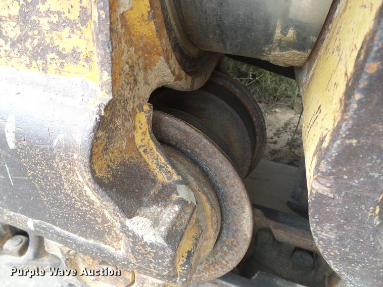 image for item DF2772 2005 Caterpillar D6N LGP dozer