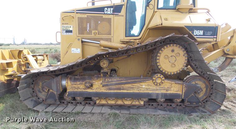 image for item DF2772 2005 Caterpillar D6N LGP dozer
