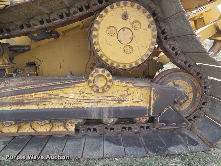 image for item DF2772 2005 Caterpillar D6N LGP dozer