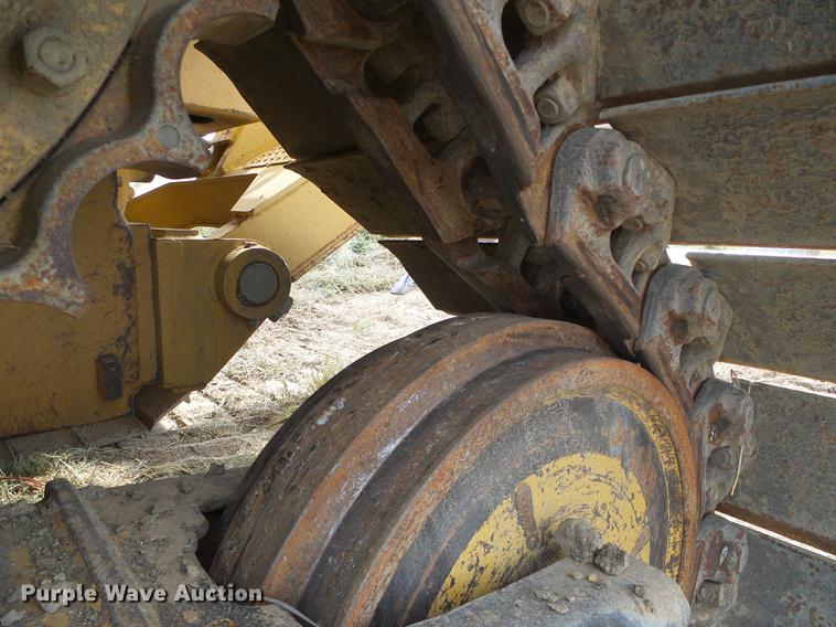 image for item DF2772 2005 Caterpillar D6N LGP dozer