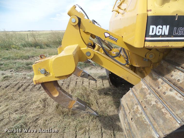 image for item DF2772 2005 Caterpillar D6N LGP dozer