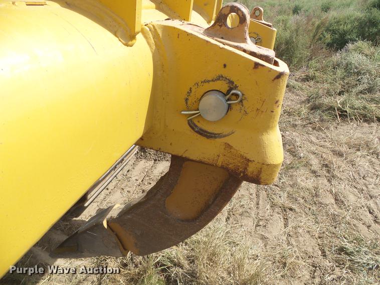 image for item DF2772 2005 Caterpillar D6N LGP dozer