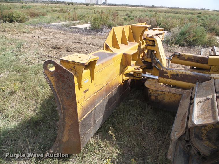 image for item DF2772 2005 Caterpillar D6N LGP dozer