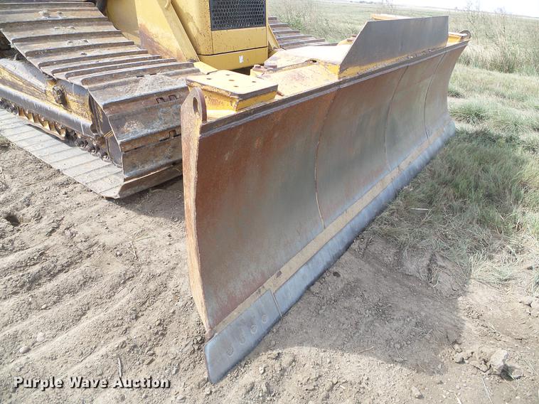 image for item DF2772 2005 Caterpillar D6N LGP dozer