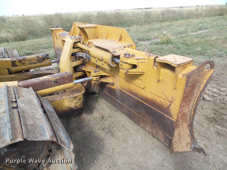 image for item DF2772 2005 Caterpillar D6N LGP dozer