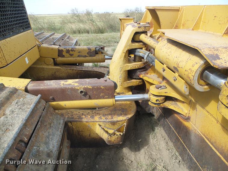 image for item DF2772 2005 Caterpillar D6N LGP dozer