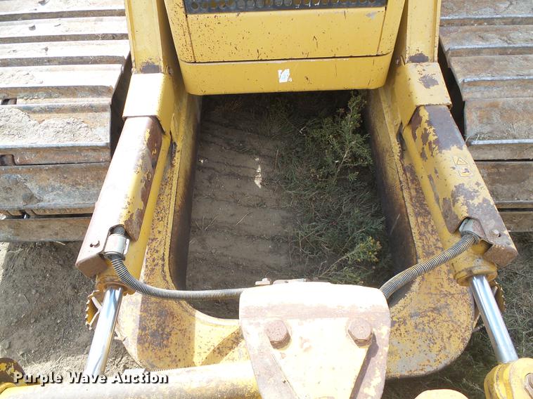 image for item DF2772 2005 Caterpillar D6N LGP dozer