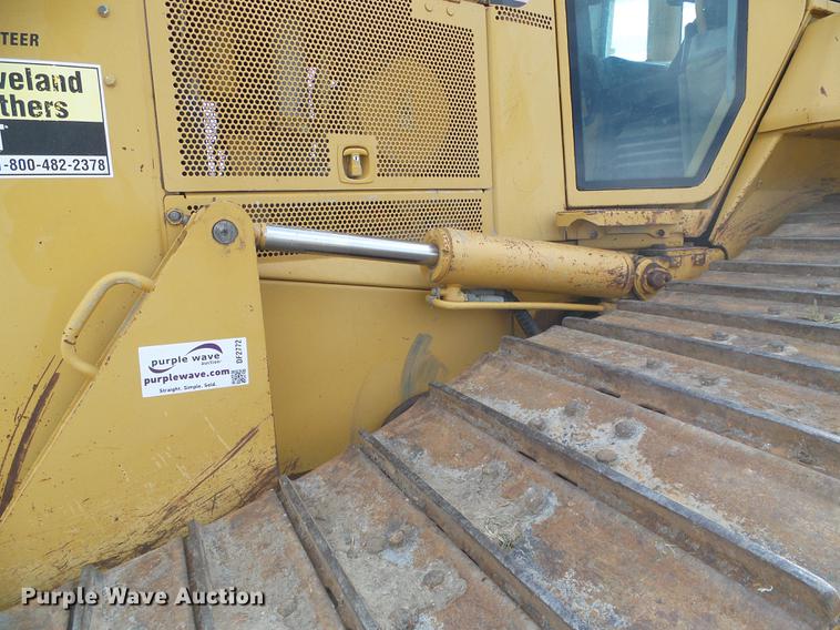 image for item DF2772 2005 Caterpillar D6N LGP dozer