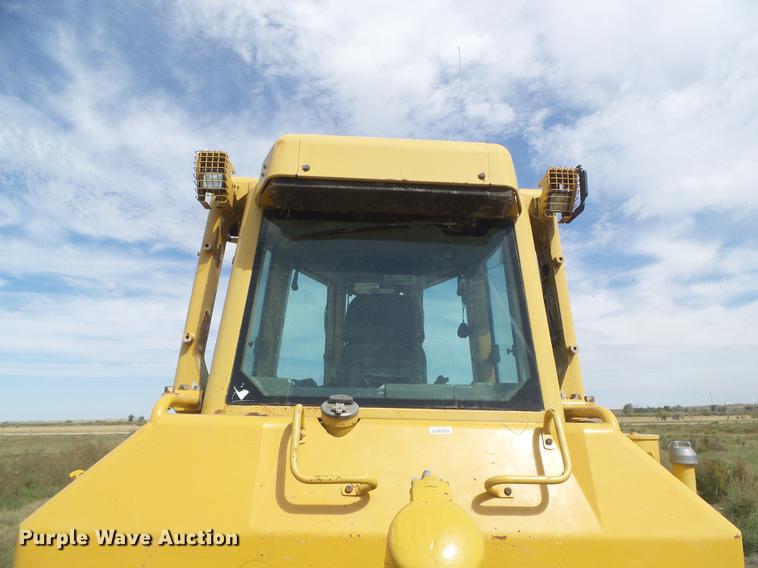 image for item DF2772 2005 Caterpillar D6N LGP dozer