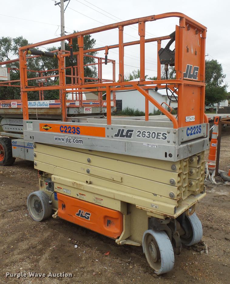 image for item DX9130 2005 JLG 2630ES scissor lift