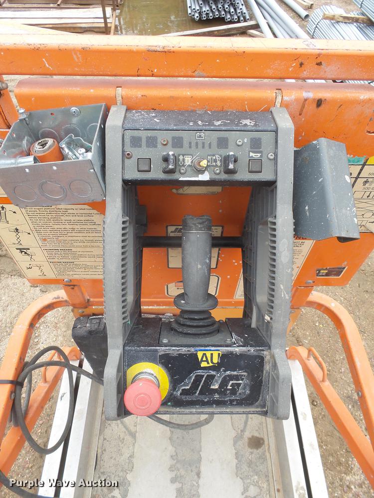 image for item DX9130 2005 JLG 2630ES scissor lift