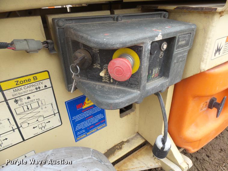 image for item DX9130 2005 JLG 2630ES scissor lift