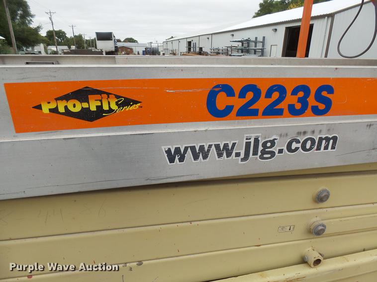image for item DX9130 2005 JLG 2630ES scissor lift