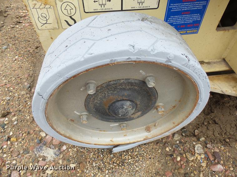 image for item DX9130 2005 JLG 2630ES scissor lift