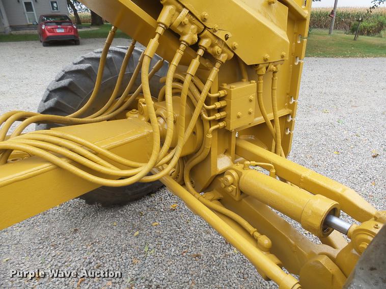 image for item DX9136 1983 Caterpillar 140G motor grader