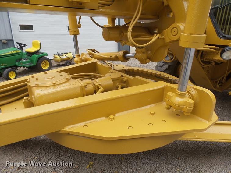 image for item DX9136 1983 Caterpillar 140G motor grader