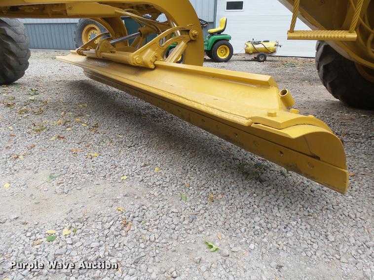 image for item DX9136 1983 Caterpillar 140G motor grader