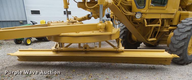 image for item DX9136 1983 Caterpillar 140G motor grader
