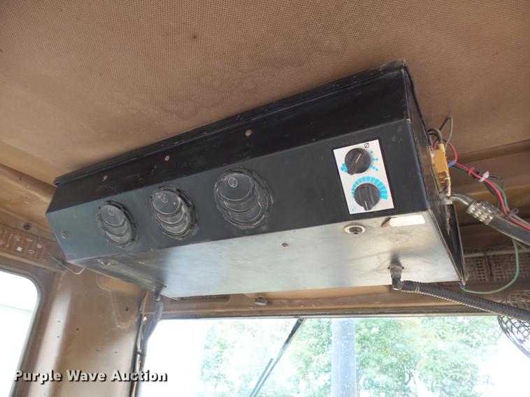 image for item DX9136 1983 Caterpillar 140G motor grader