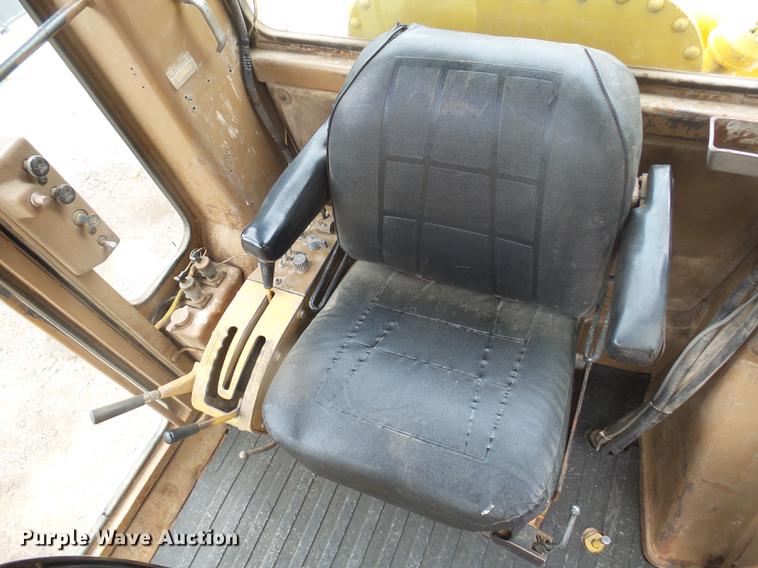 image for item DX9136 1983 Caterpillar 140G motor grader