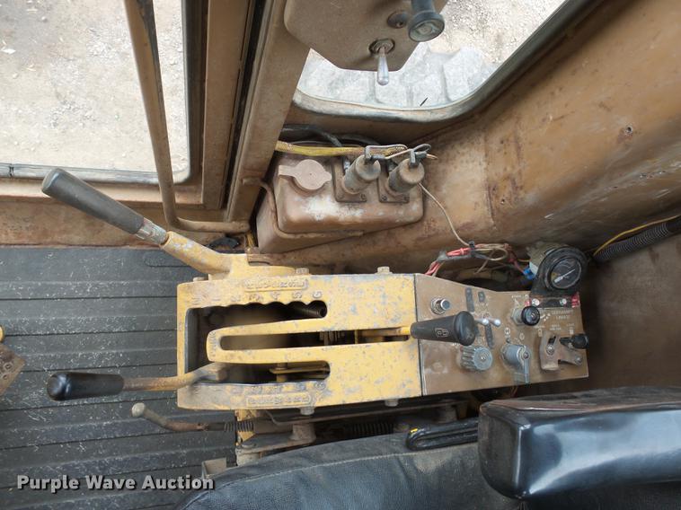 image for item DX9136 1983 Caterpillar 140G motor grader