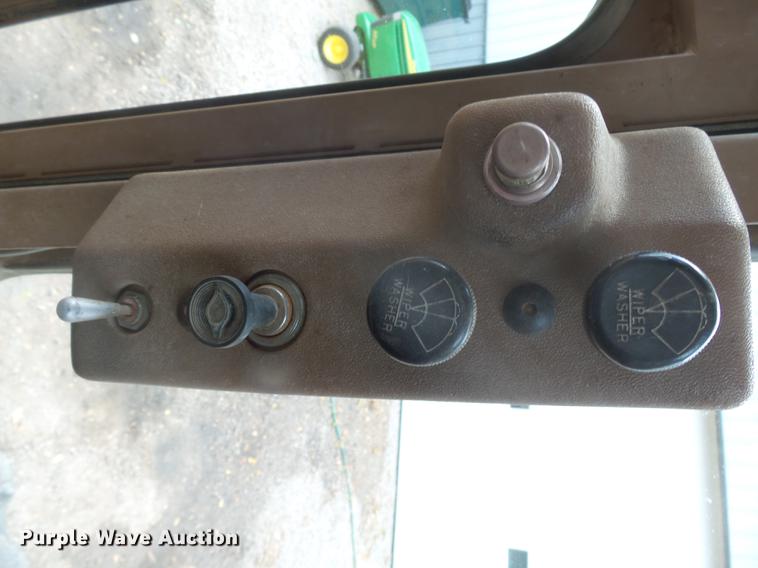 image for item DX9136 1983 Caterpillar 140G motor grader